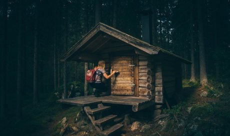   réalisation, fabrication et pose de bungalows en bois, sur mesure dans la Vallée de la Drome. 