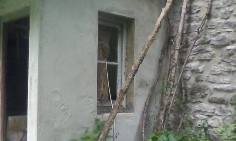   ATBOIS rénovation de votre ancien abri extérieur dans la Vallée de la Drôme. 