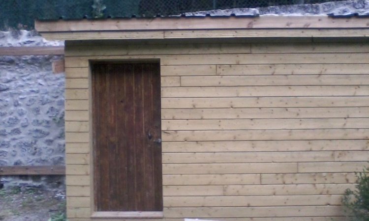   ATBOIS rénovation de votre ancien abri extérieur dans la Vallée de la Drôme. 